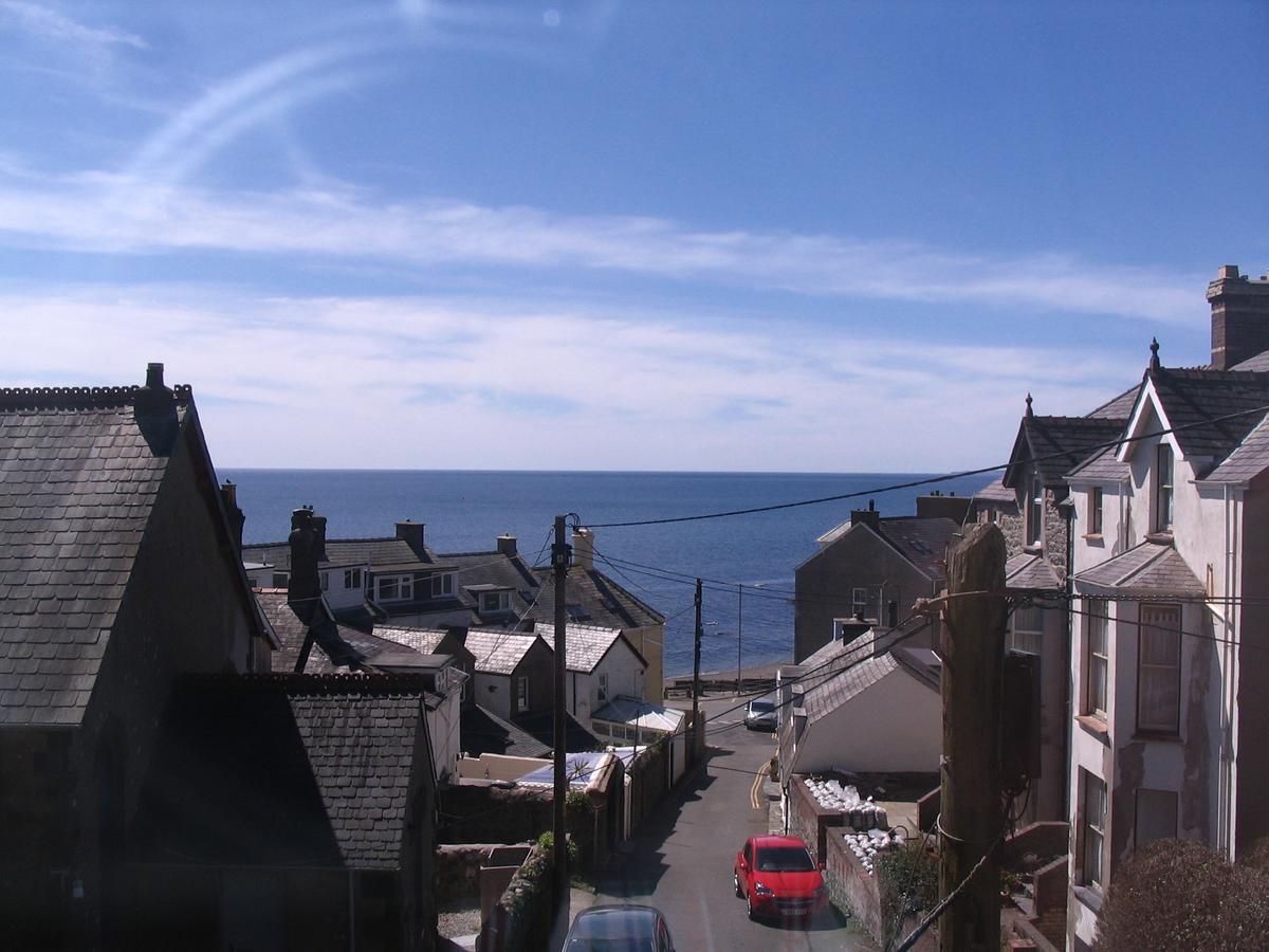 Marine Hotel Criccieth Exterior photo